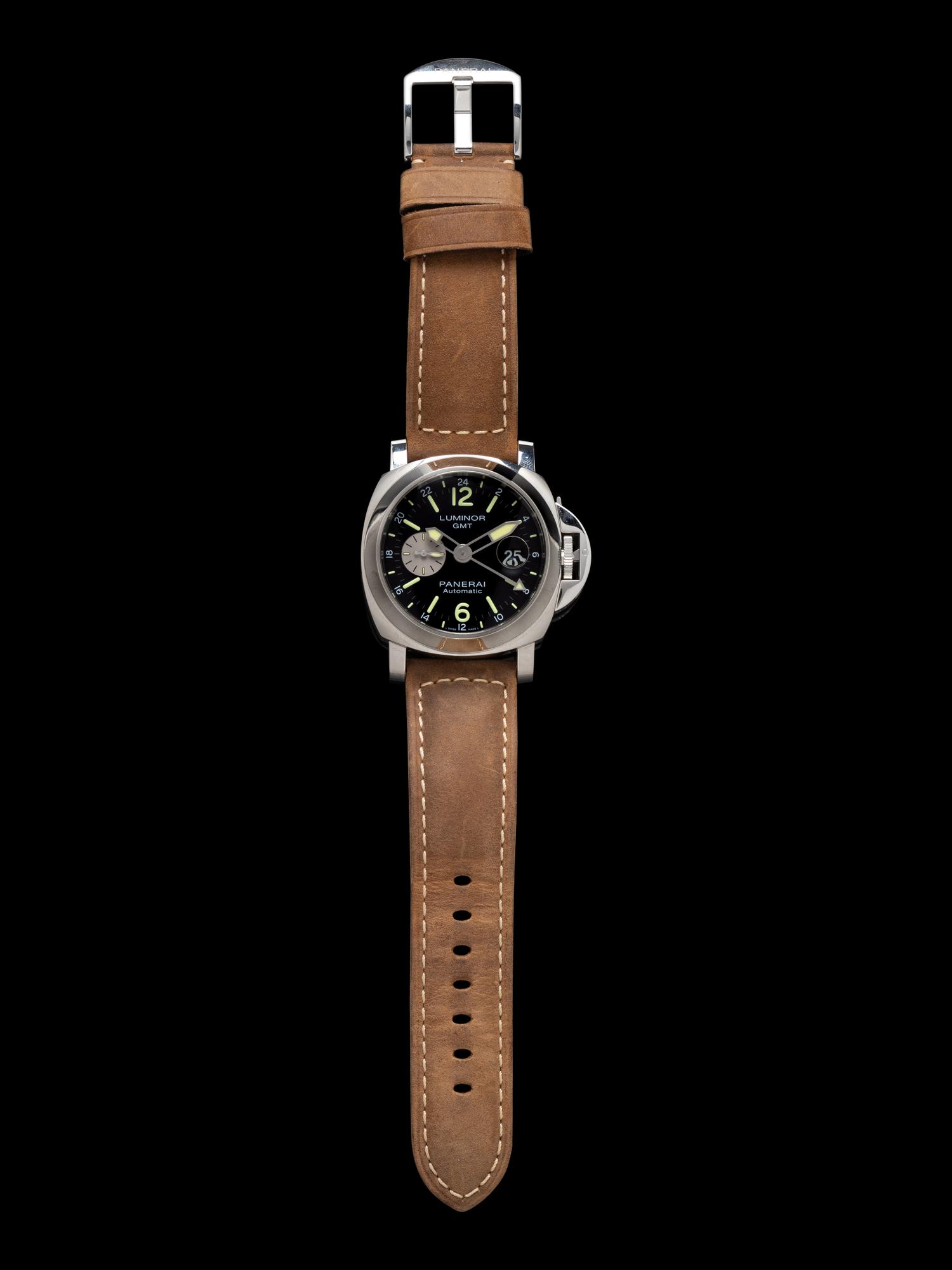 PANERAI, REF. PAM01088 STAINLESS STEEL 'LUMINOR GMT' DATE WATCH