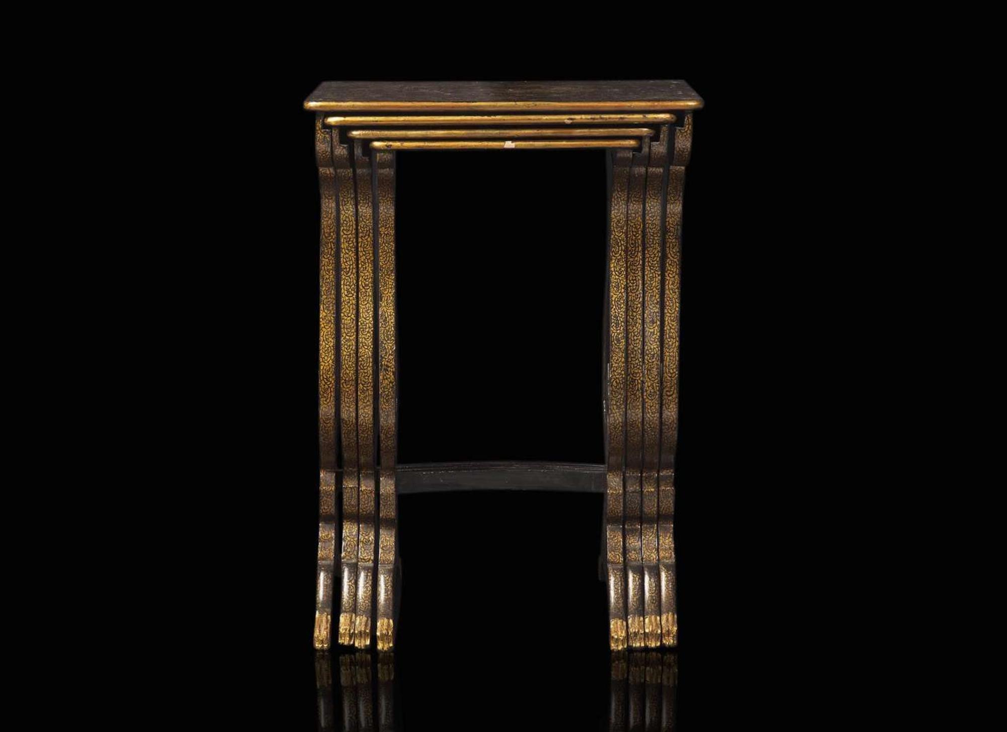 A set of four Chinese Export lacquer nesting tables, first half 19th century 一組四件出口漆桌 十九世紀前葉