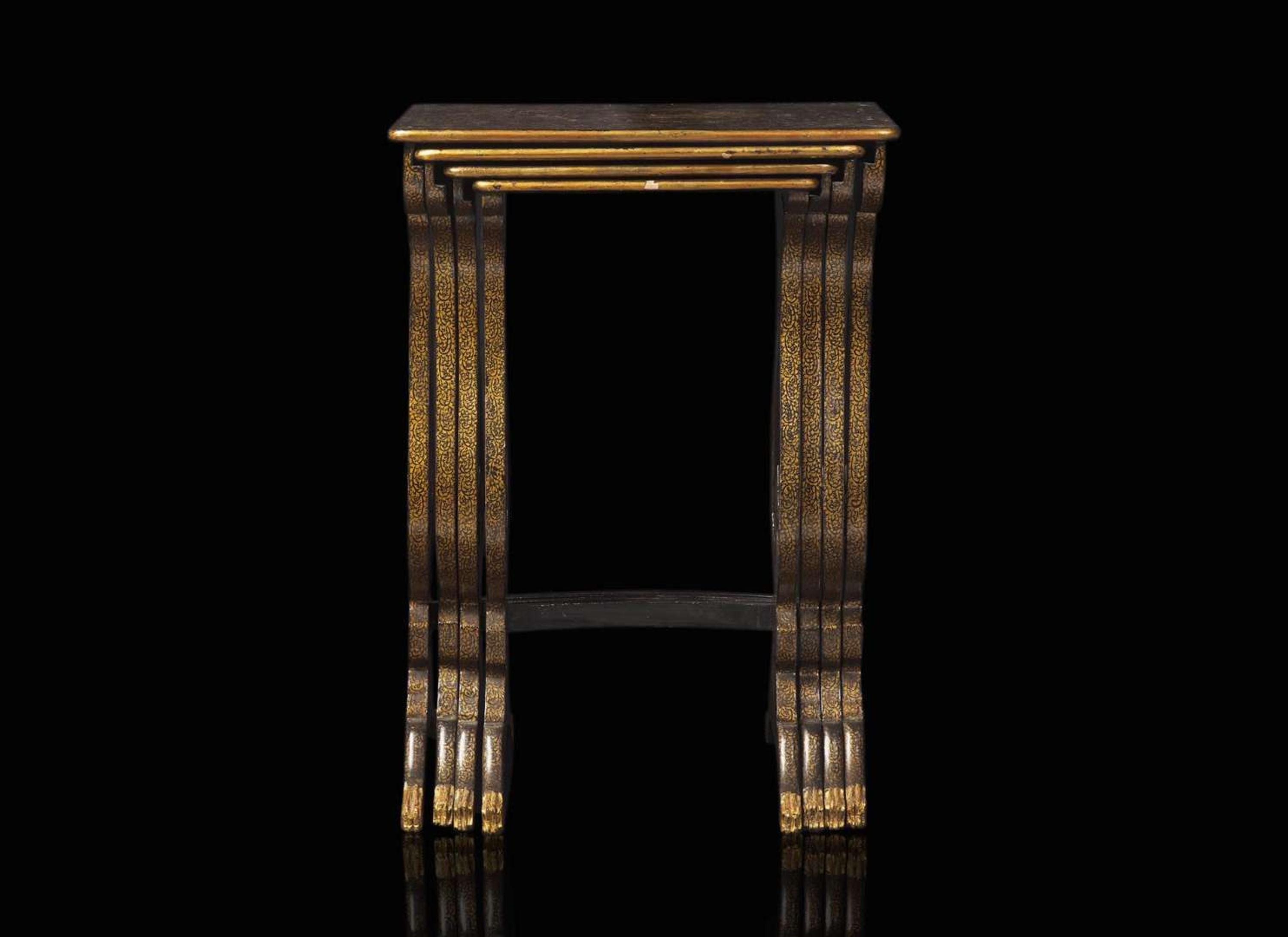 A set of four Chinese Export lacquer nesting tables, first half 19th century 一組四件出口漆桌 十九世紀前葉