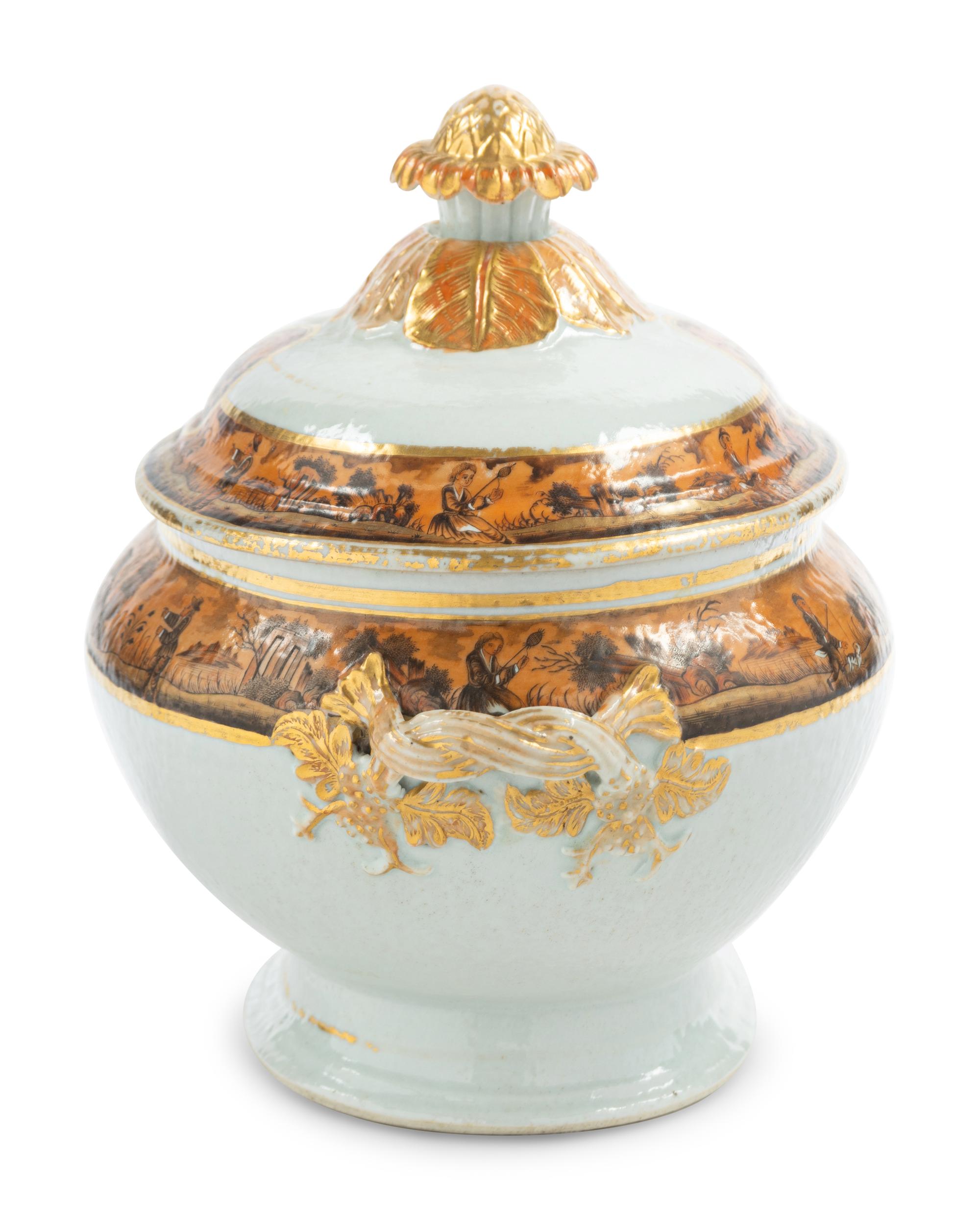 A Chinese Export Porcelain Tureen