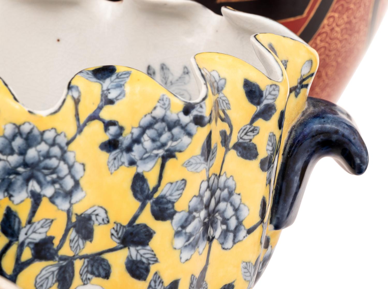 12 Chinese and Japanese Porcelain Vessels
