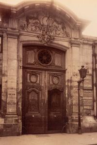 A group of five photographs ( Auberge du Compas d'Or, rue Montorgueil; Façade Saint-Lazare, faubourg Saint-Denis 107; Folie Thoinard, 9 rue Coq-Héron; Hôtel d'Imbercourt, 15 rue de l'Universite; Hôtel de Vendôme, rue Béranger 3 )
