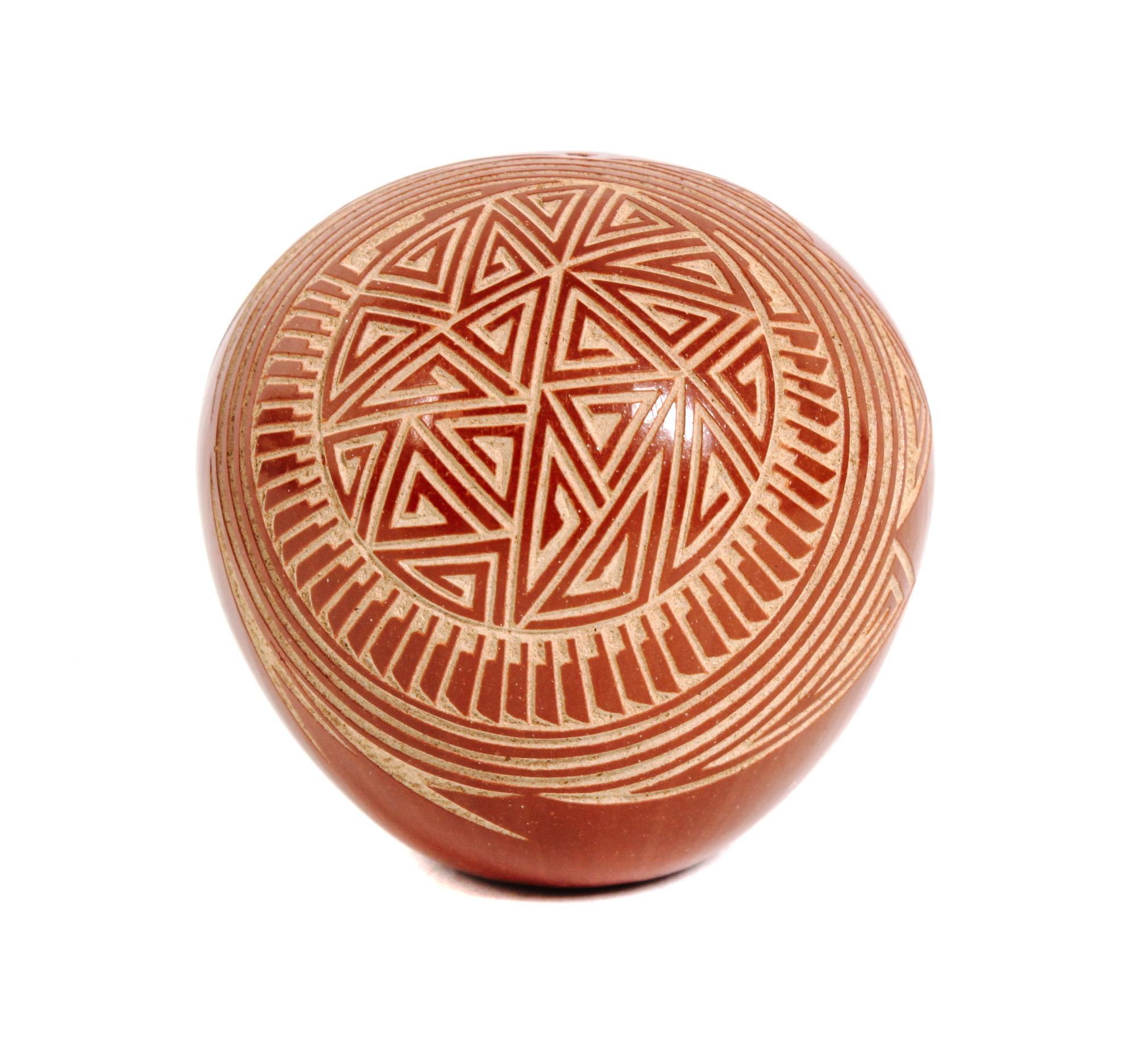 Lena Chio Charlie "Corn Woman" (1888-1978), Santa Clara Height 1 3/4 x diameter 1 3/4 inches.