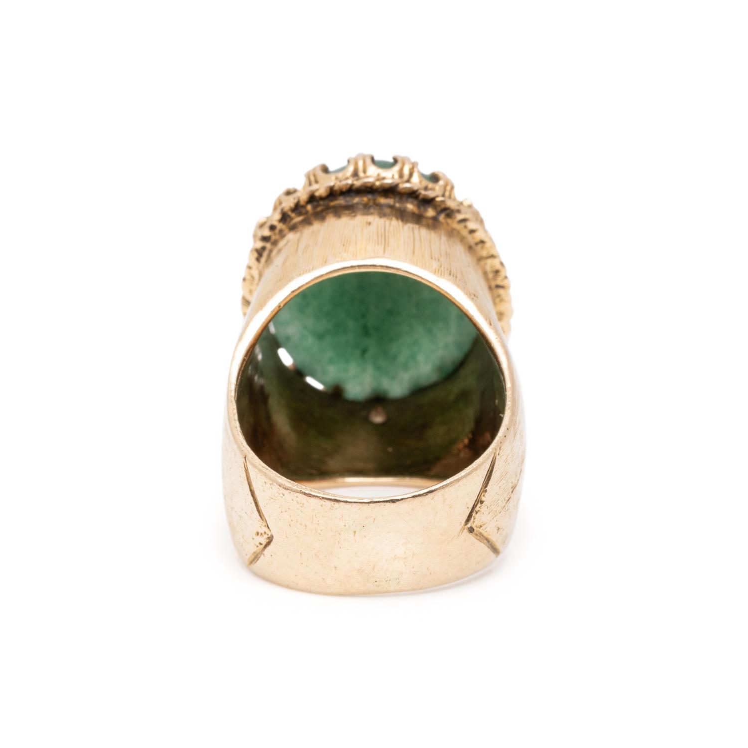 AVENTURINE QUARTZ AND YELLOW GOLD RING