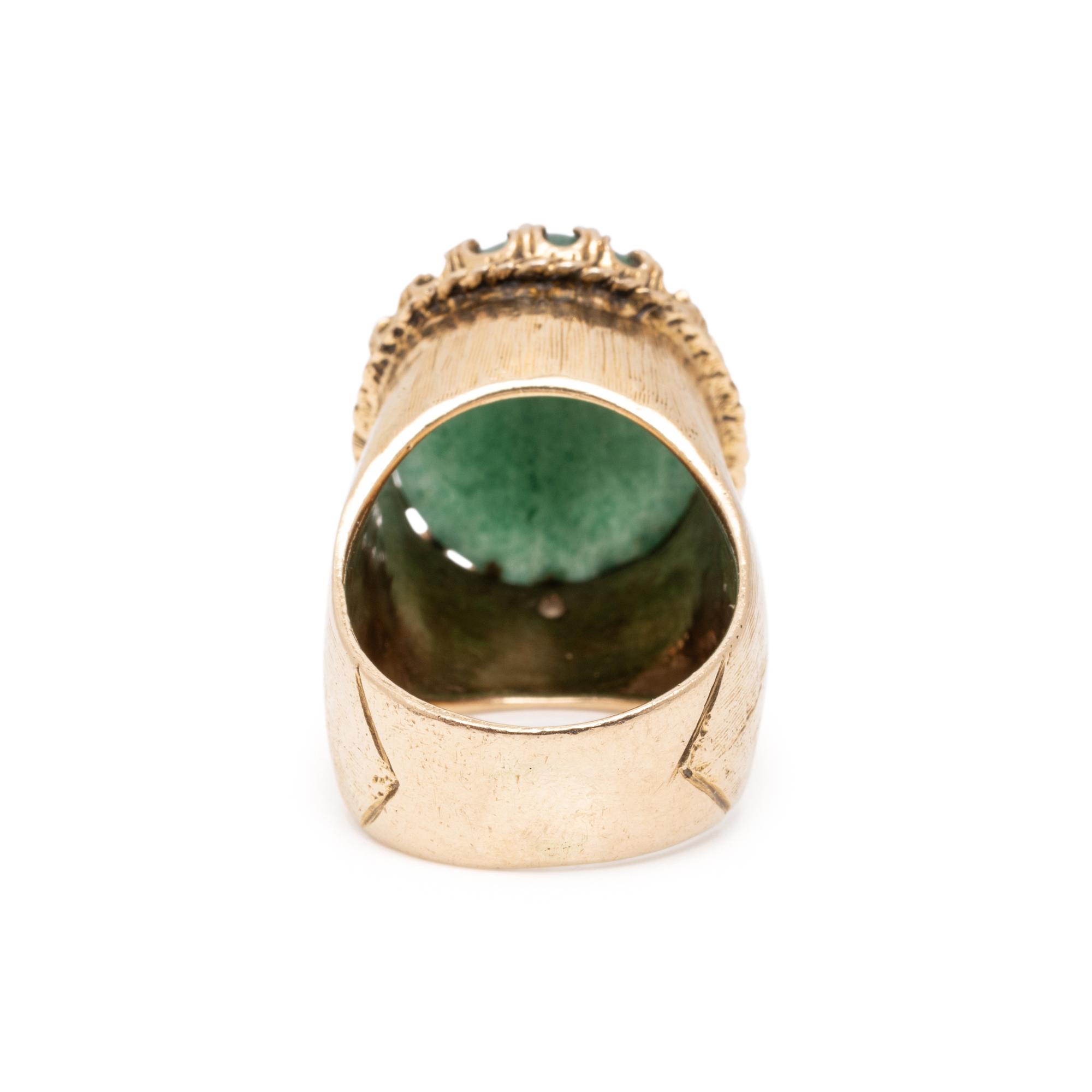 AVENTURINE QUARTZ AND YELLOW GOLD RING