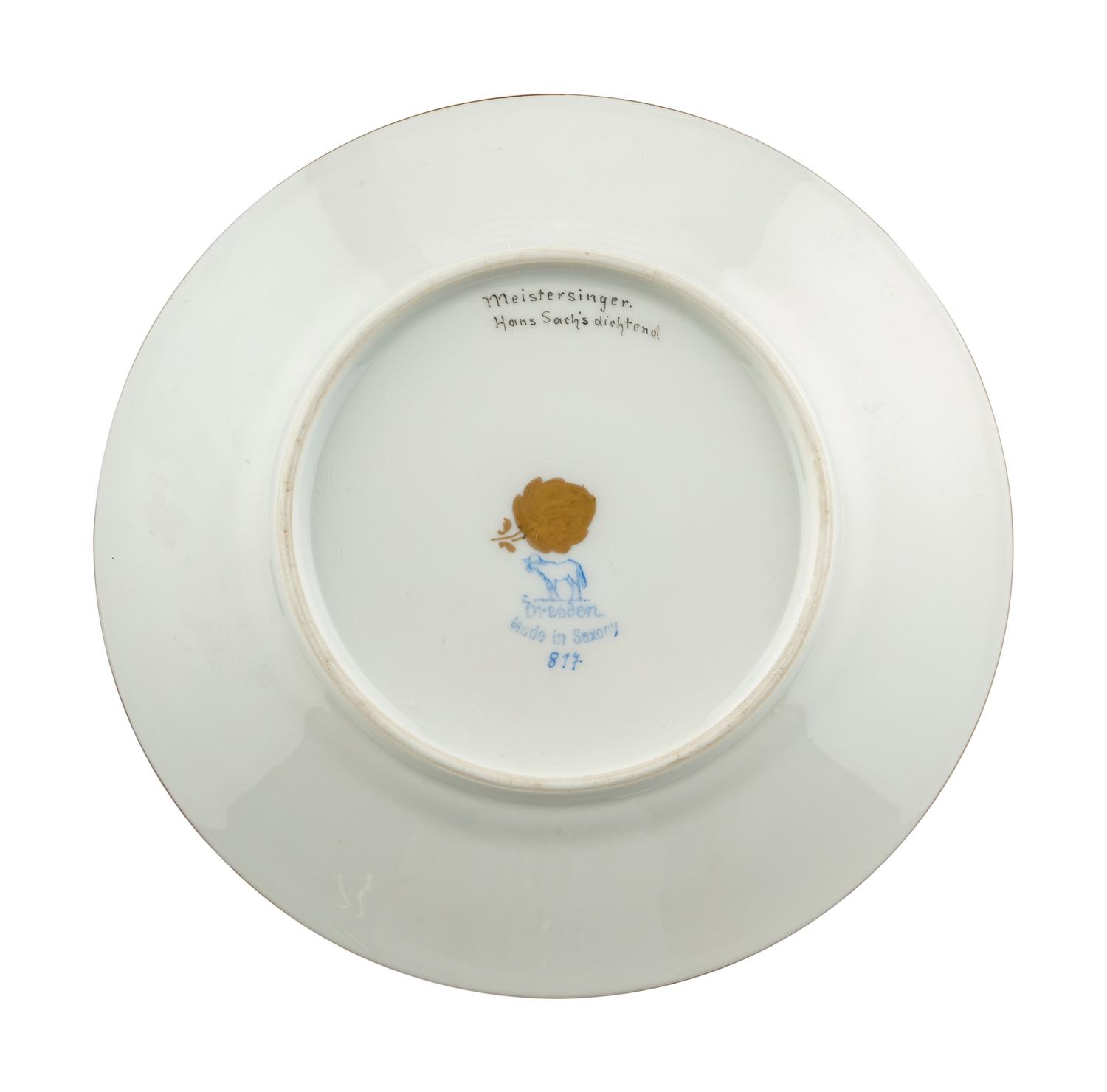 A Dresden (Ambrosius Lamm) Porcelain Dinner Service