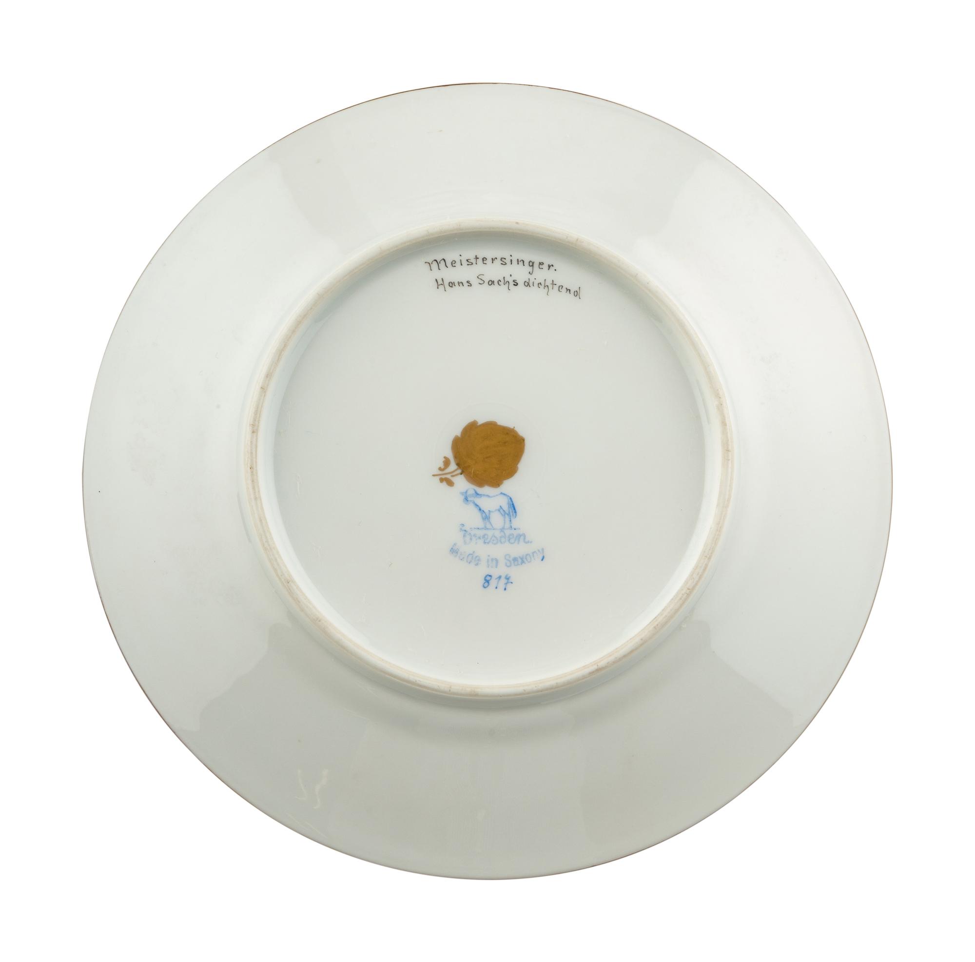 A Dresden (Ambrosius Lamm) Porcelain Dinner Service