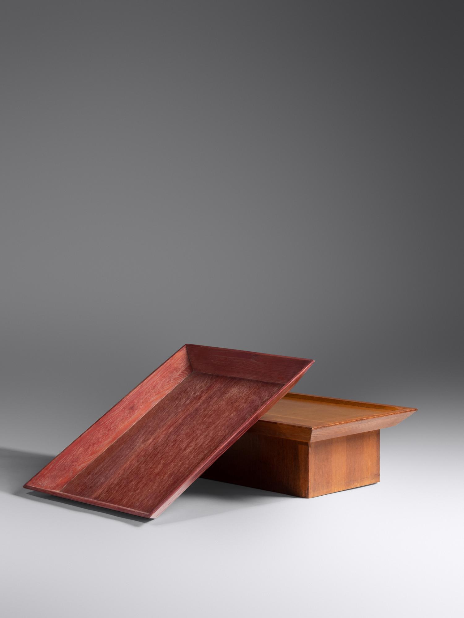 Coffee Table with Removable Tray