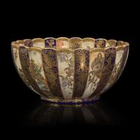 A well-decorated Satsuma lobed bowl, Hodada 萨摩烧花瓣碗 Meiji period ??