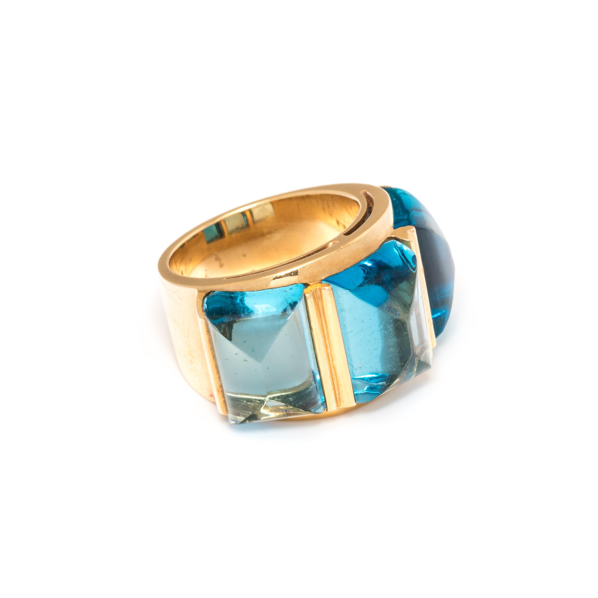 YELLOW GOLD AND BLUE TOPAZ RING