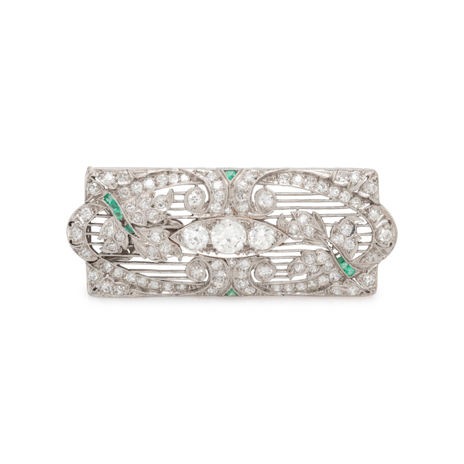 ART DECO, DIAMOND AND EMERALD PENDANT/BROOCH