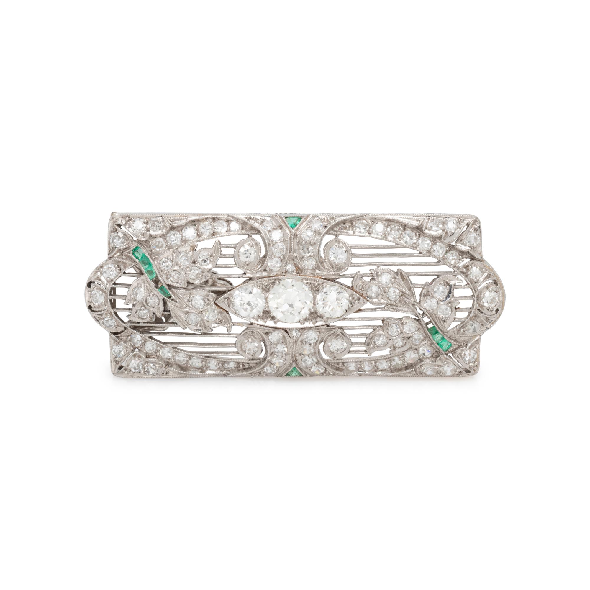 ART DECO, DIAMOND AND EMERALD PENDANT/BROOCH