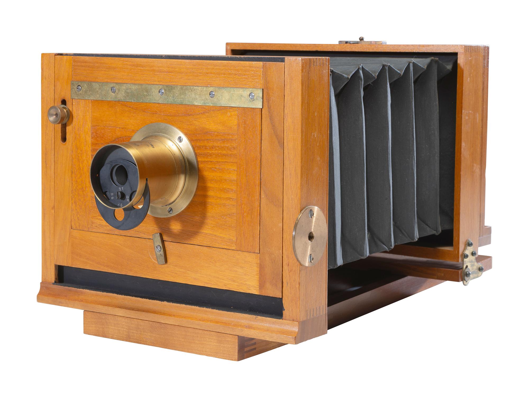 [CAMERAS]. Putnam Marvel tailboard camera. New York, NY, ca 1885-1895.