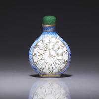 A Chinese Enameled Glass "Clock" Snuff Bottle 玻璃畫琺琅懷錶式鼻烟壺
