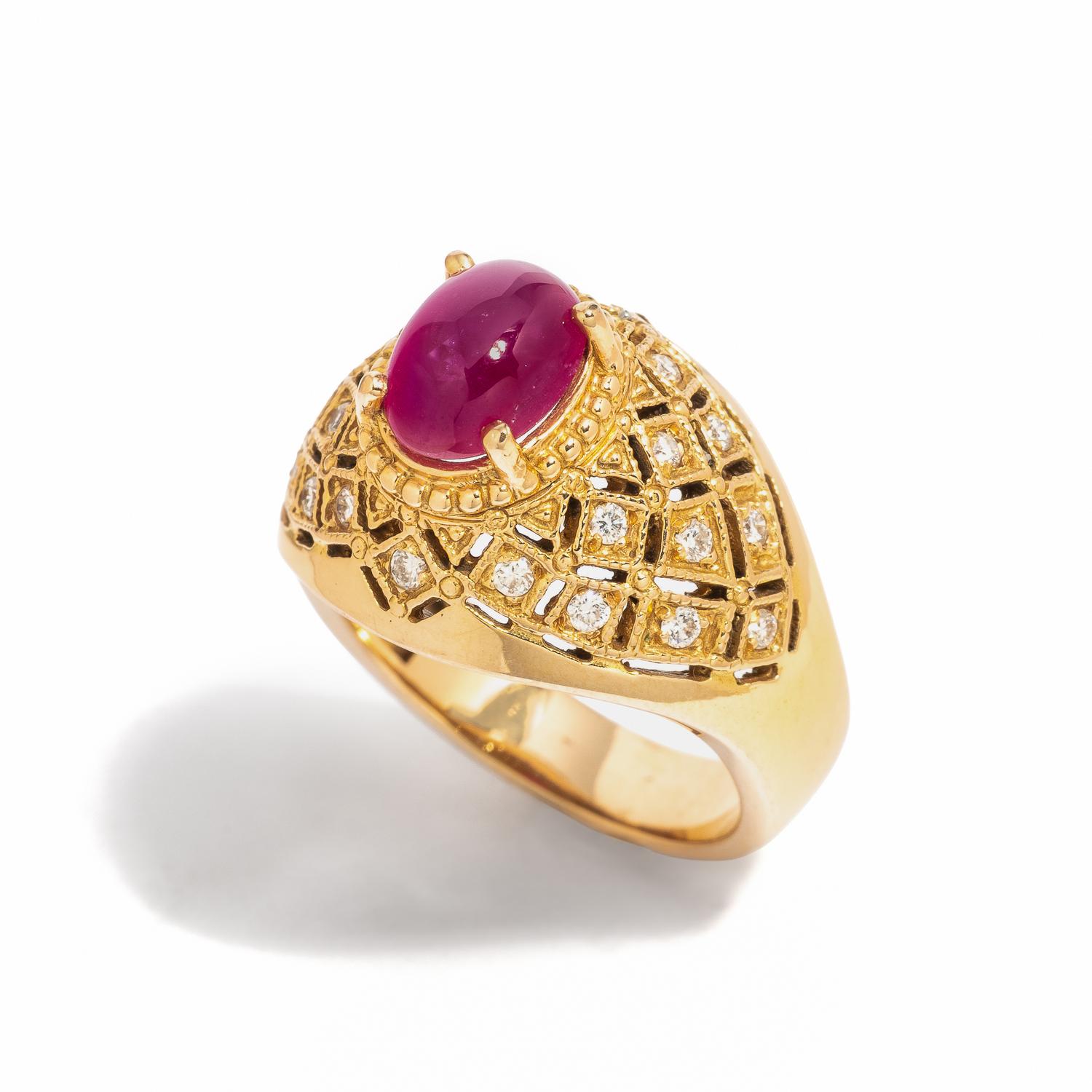 RUBY AND YELLOW GOLD RING