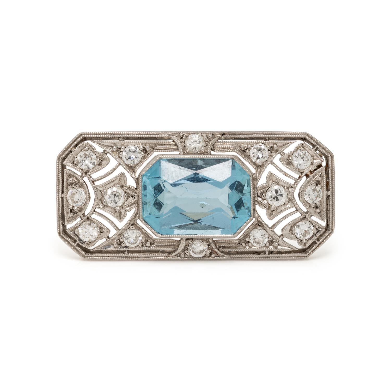 ART DECO, AQUAMARINE AND DIAMOND BROOCH