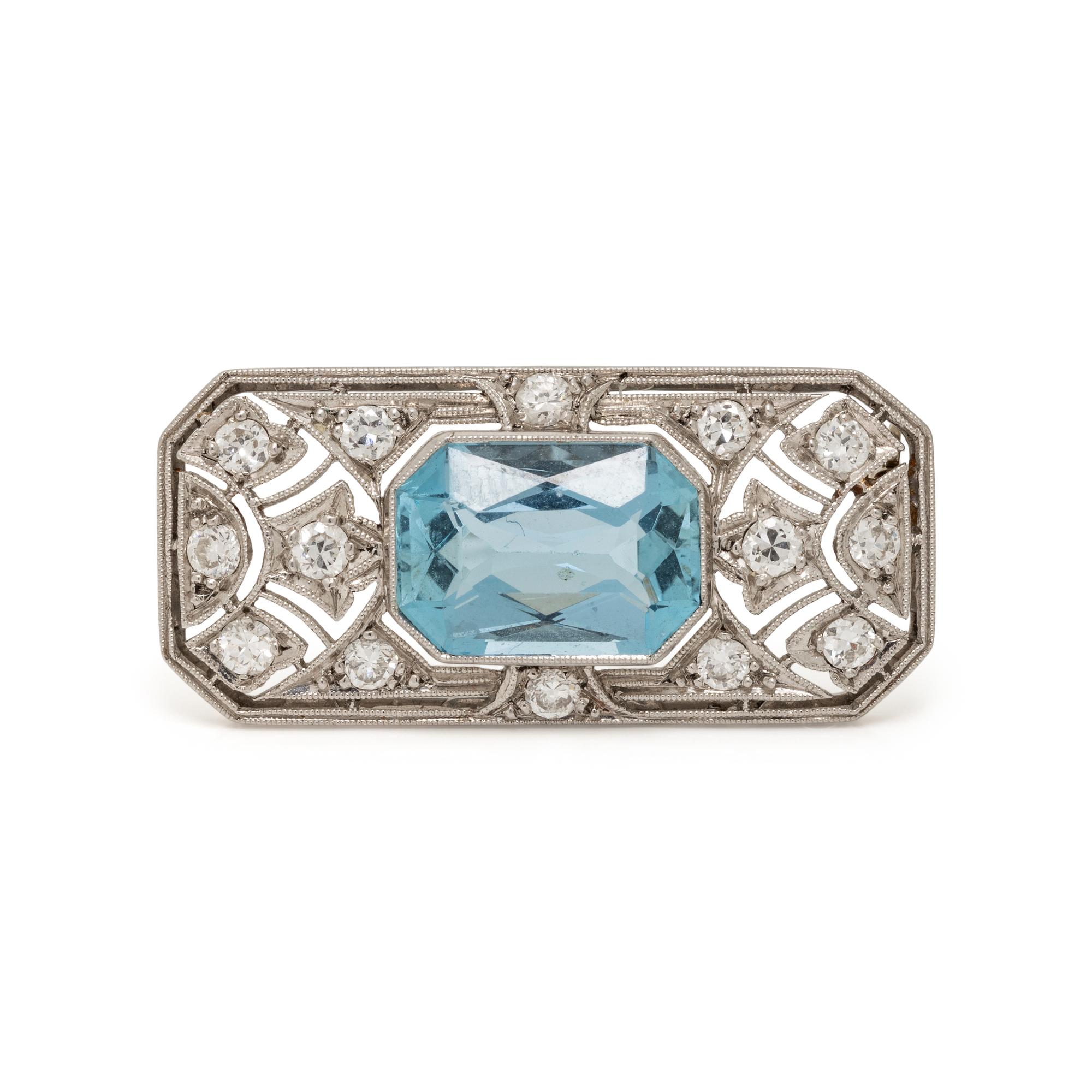 ART DECO, AQUAMARINE AND DIAMOND BROOCH