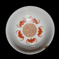 Two Chinese Famille Rose Porcelain Wares, Late Qing/Republic Period 晚清/民國 粉彩花鳥紋雙耳壺及百花不落地碗