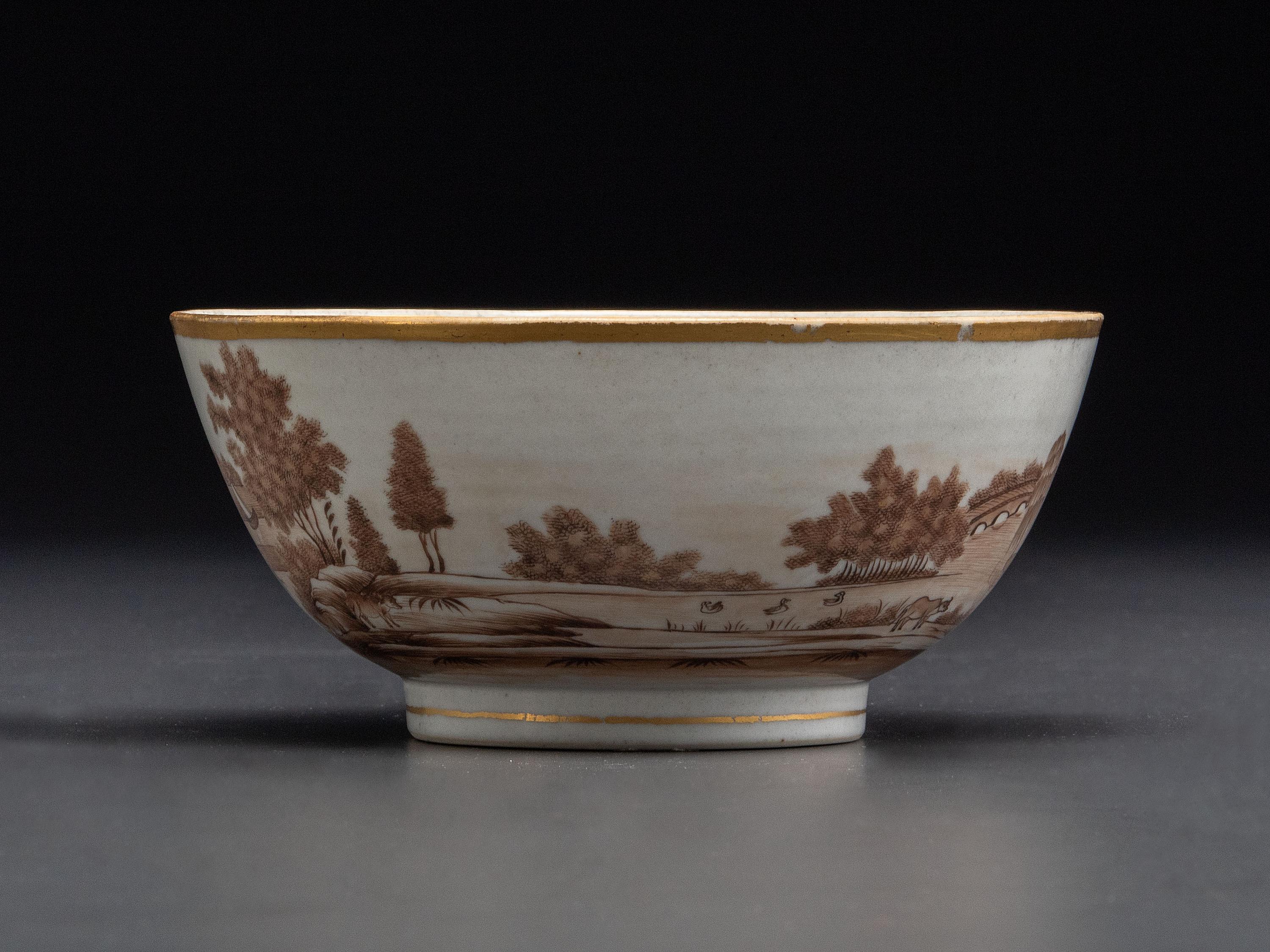 Four Chinese Export Porcelain Articles