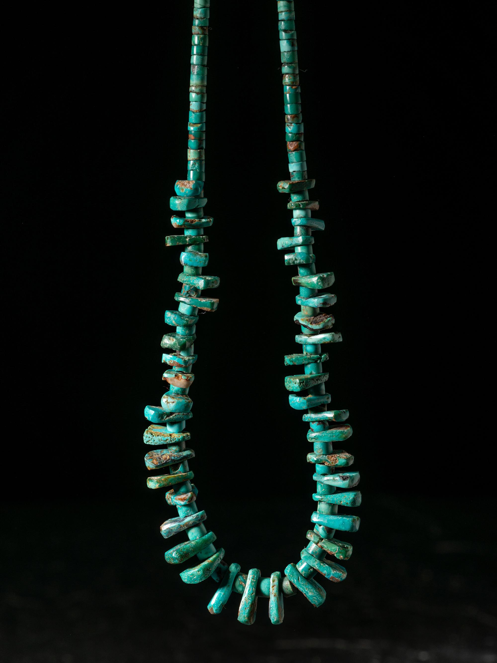 Pueblo Single-strand Turquoise Tab Necklace