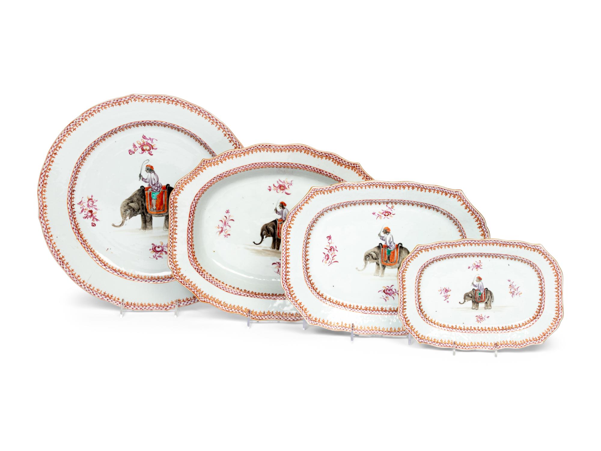 A Chinese Export Porcelain Dinner Service