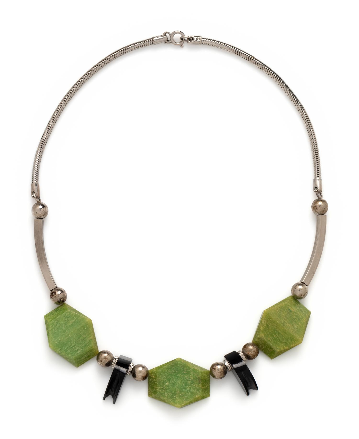 ART DECO, CHROME-PLATED BRASS AND GALALITH NECKLACE