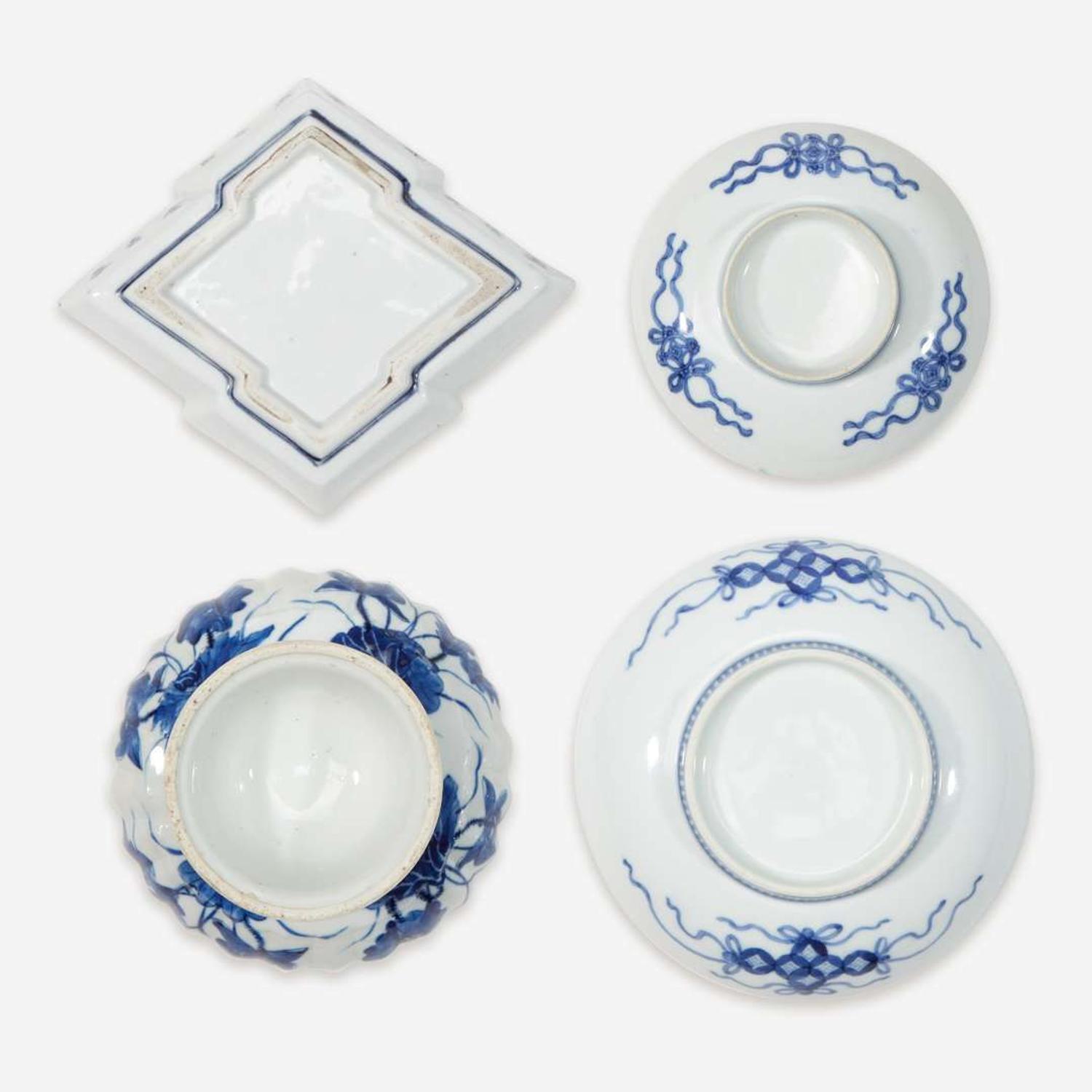 Five assorted porcelain vases and dishes 日本瓷器一组五件