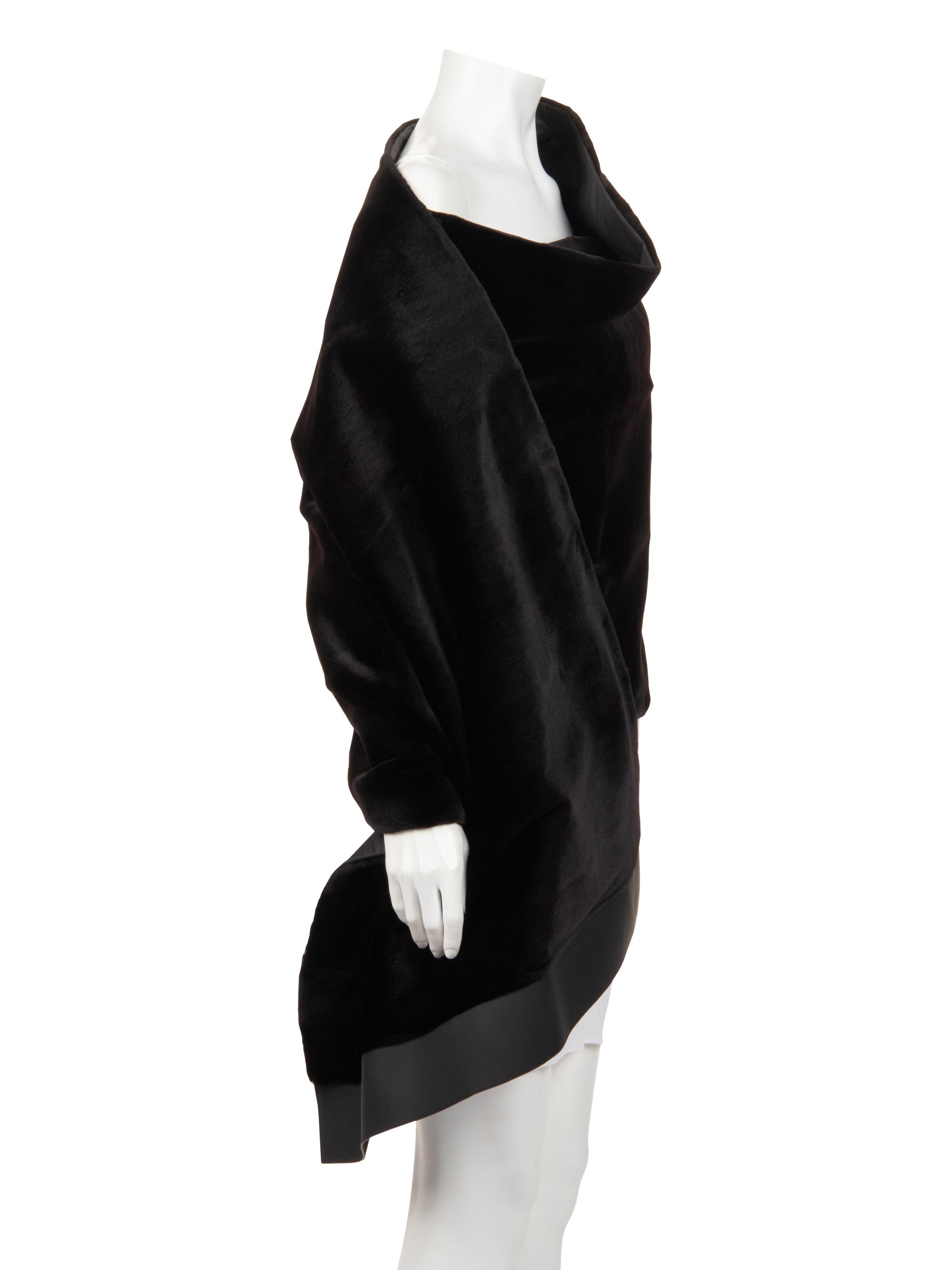 Four Ralph Rucci Fur Pieces: One Coyote Muff, Two Chinchilla Scarves, and One Mink Wrap