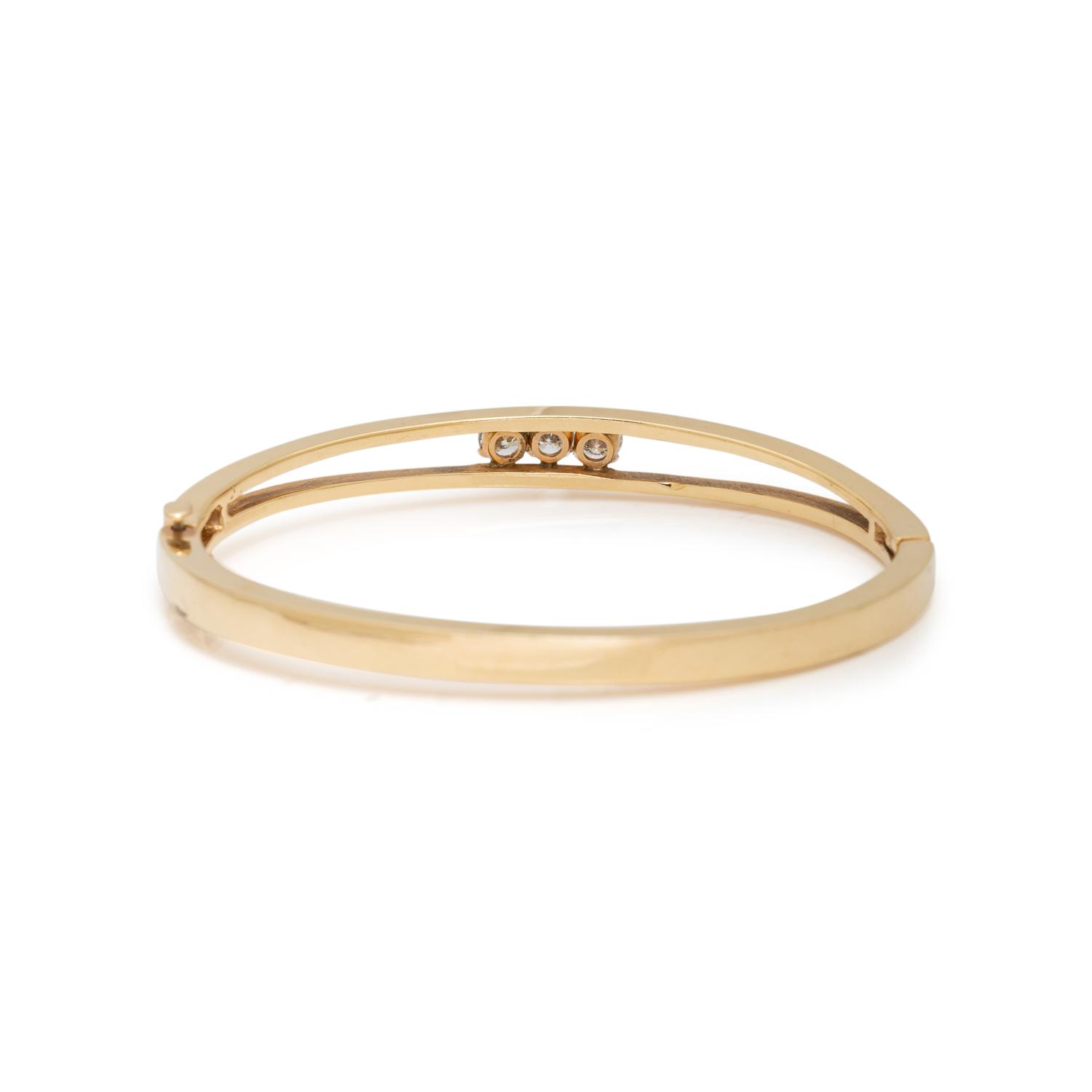 YELLOW GOLD AND DIAMOND BANGLE BRACELET