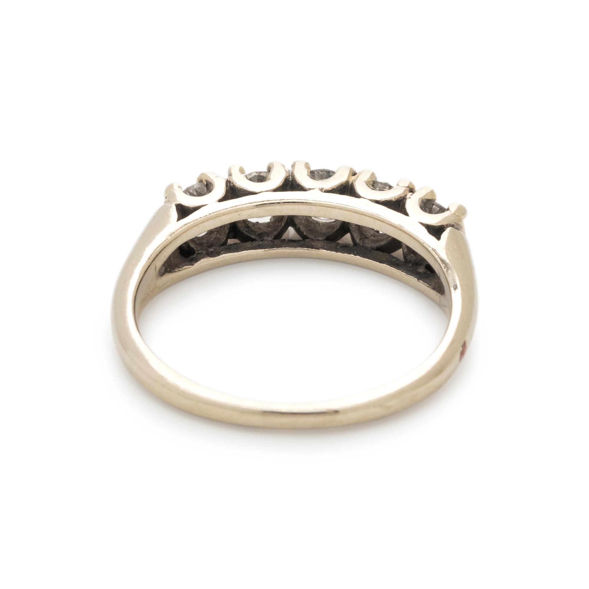 DIAMOND RING