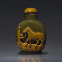 A Chinese Carved Jasper "Tethered Horse" Snuff Bottle, Qing Dynasty, Qianlong Period — 清乾隆 羊肝瑪瑙巧雕駿馬圖鼻煙壺