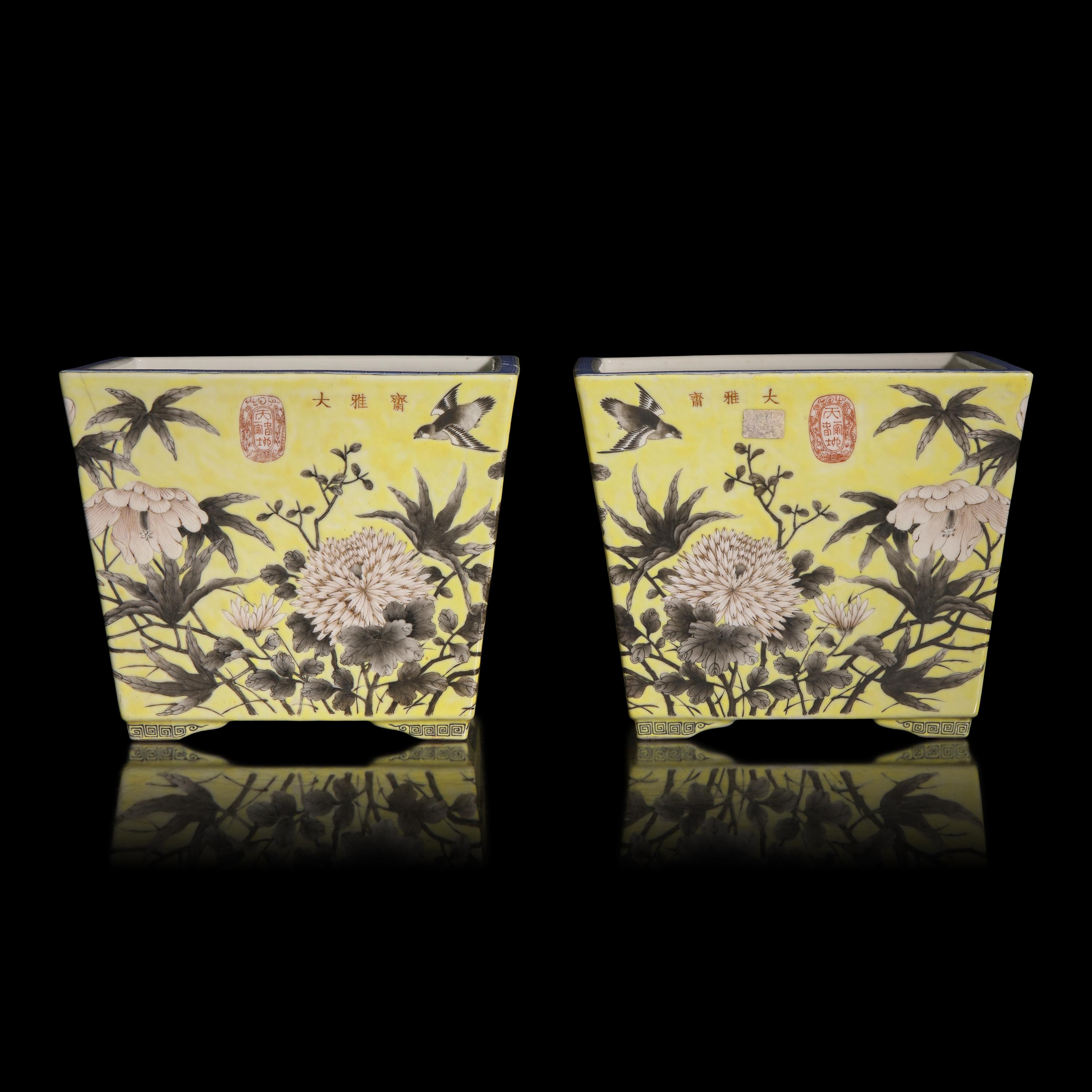 A Pair of Chinese Grisaille Decorated Yellow Ground Porcelain Rectangular Cachepots, 20th Century — 近代 黃地墨彩‘大雅齋’四方花盆一對