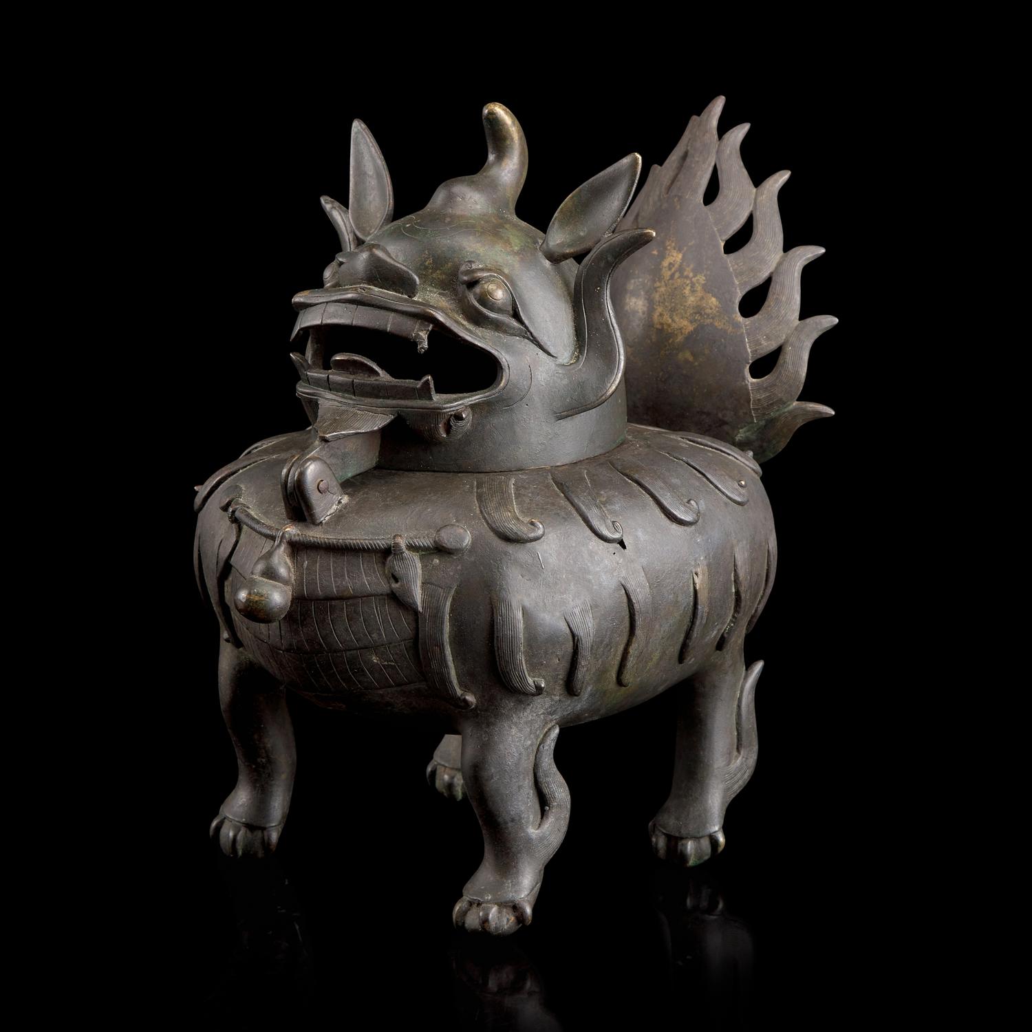 A Chinese Patinated Bronze Luduan Censer, Late Ming to Qing Dynasty 明末清初 銅甪端