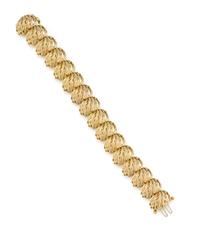 A 14 Karat Yellow Gold Foliate Motif Bracelet, 35.90 dwts.