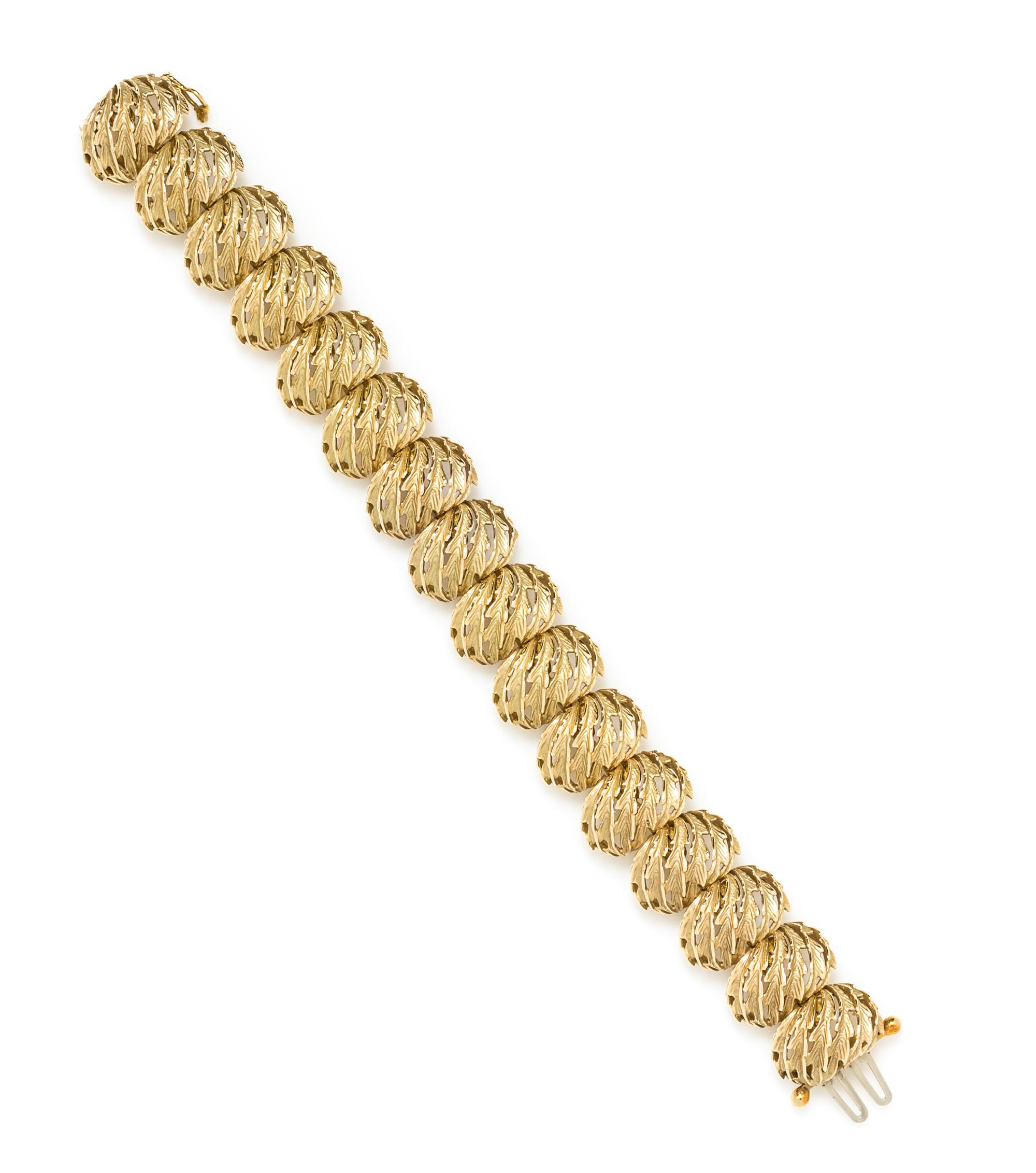 A 14 Karat Yellow Gold Foliate Motif Bracelet, 35.90 dwts.