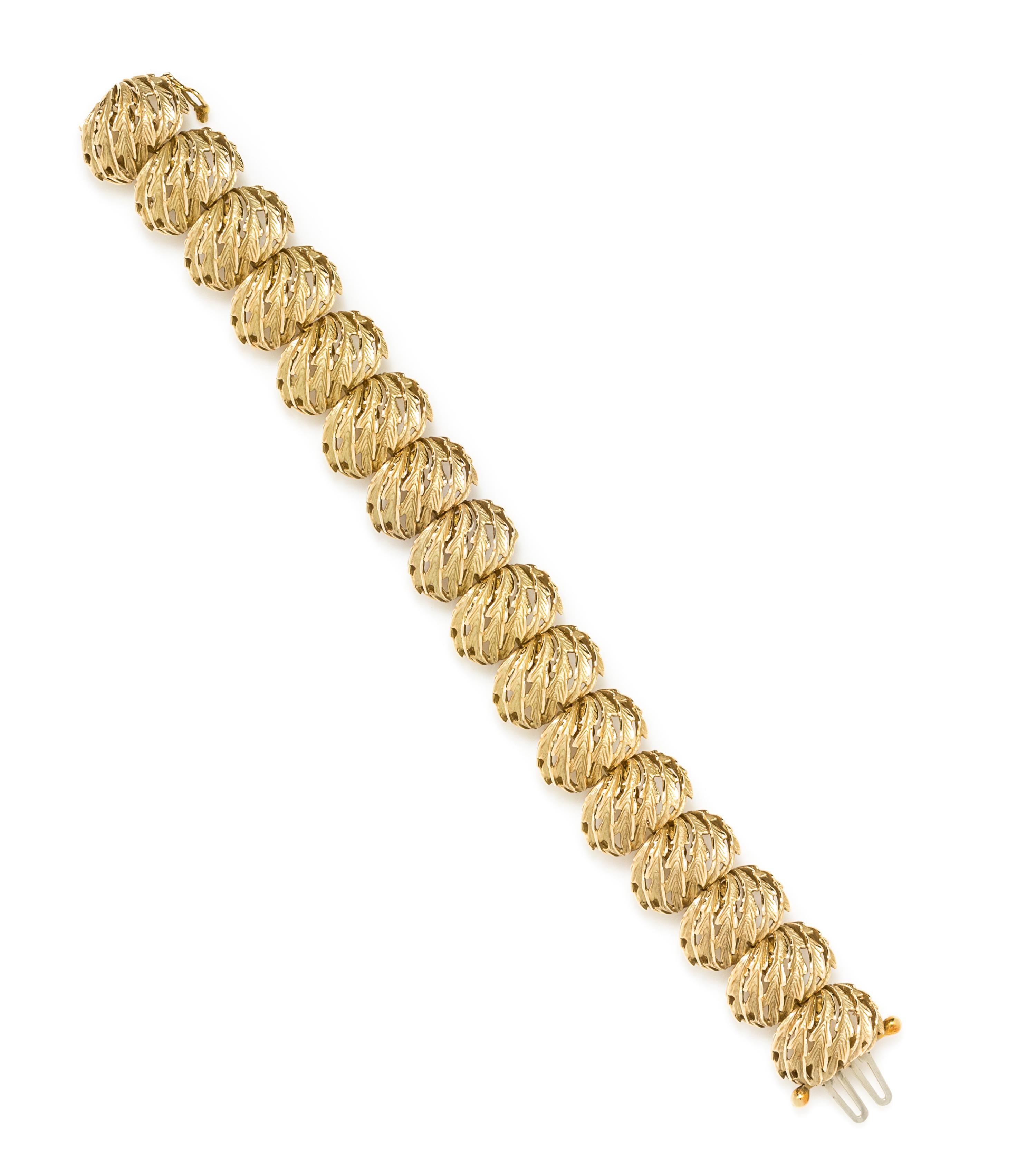 A 14 Karat Yellow Gold Foliate Motif Bracelet, 35.90 dwts.