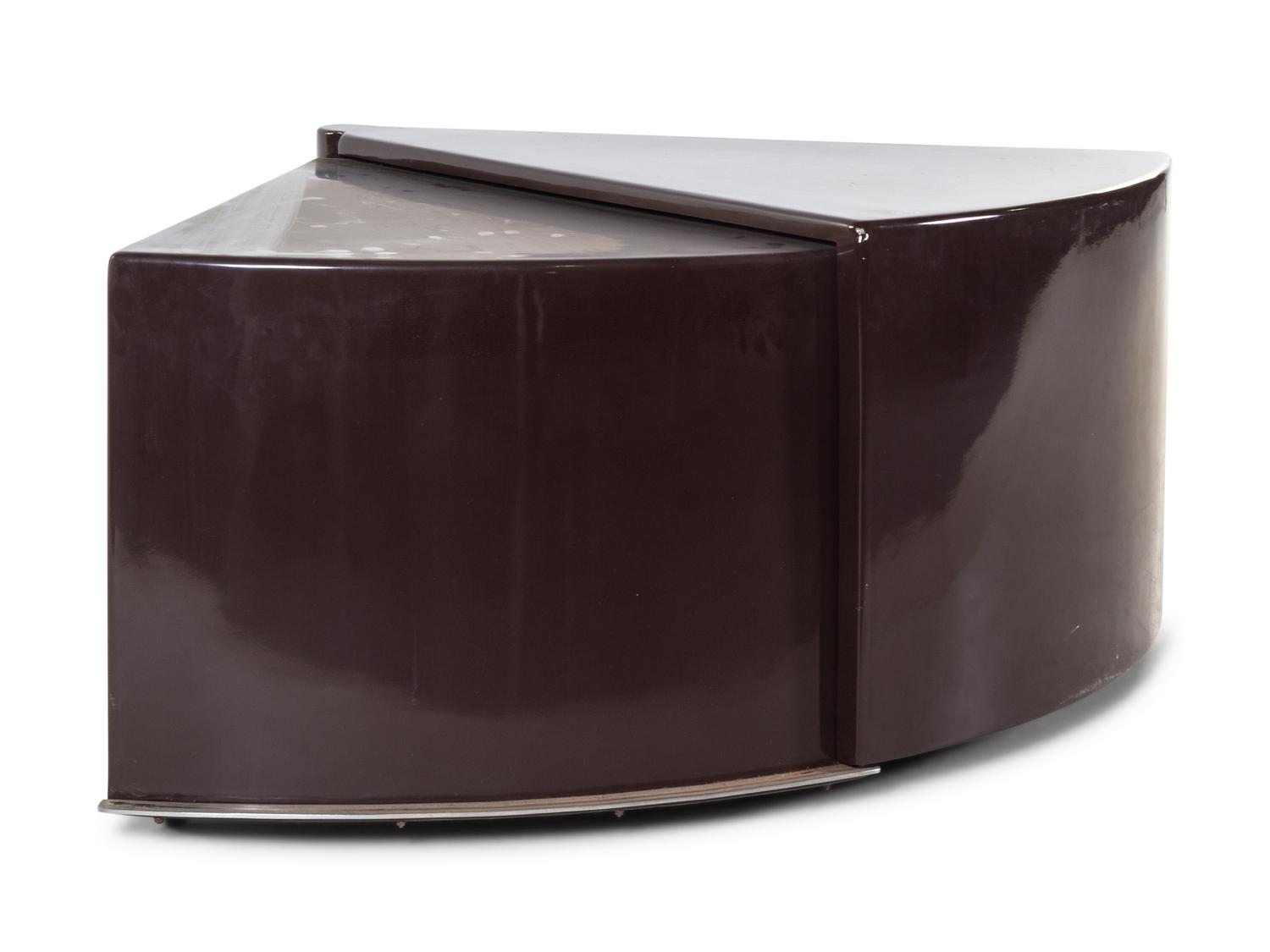 Gradual System Seating Group Comprising Three Lounge Chairs Two Expandable End Tables One Sofa Gavina, Italy