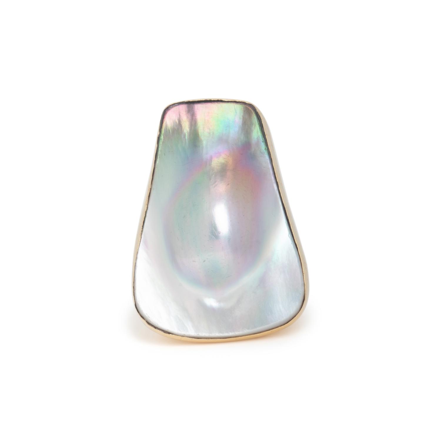 YELLOW GOLD AND CULTURED BLISTER PEARL RING