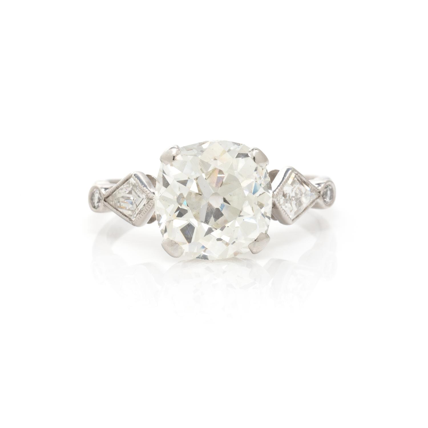 DIAMOND RING