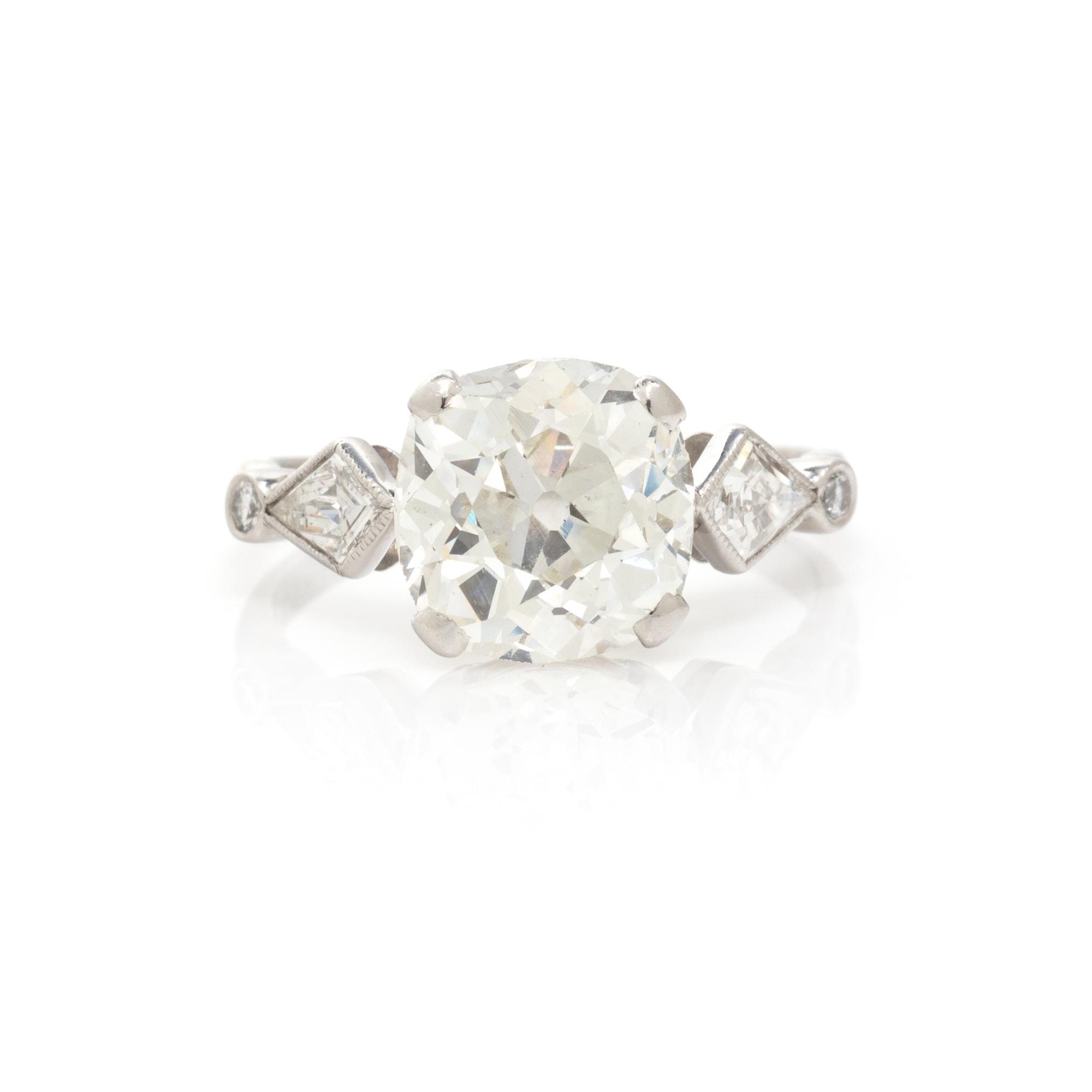 DIAMOND RING