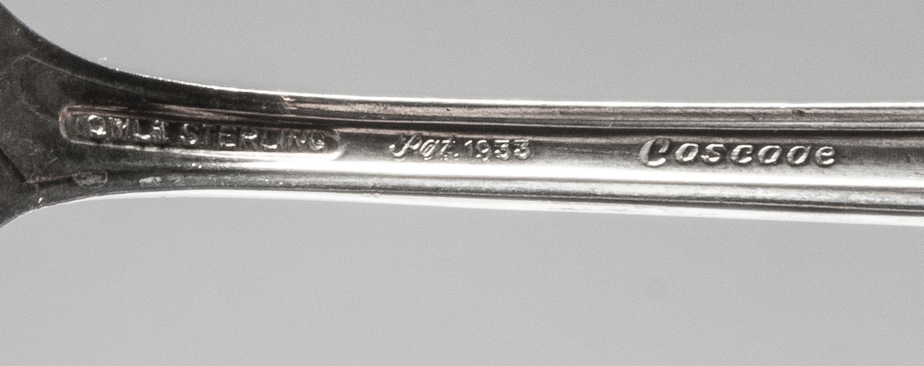 An American Silver Flatware Service, Towle Silversmiths, Newburyport, MA, Cascade pattern, comprising: 12 dinner forks 12 dinner knives