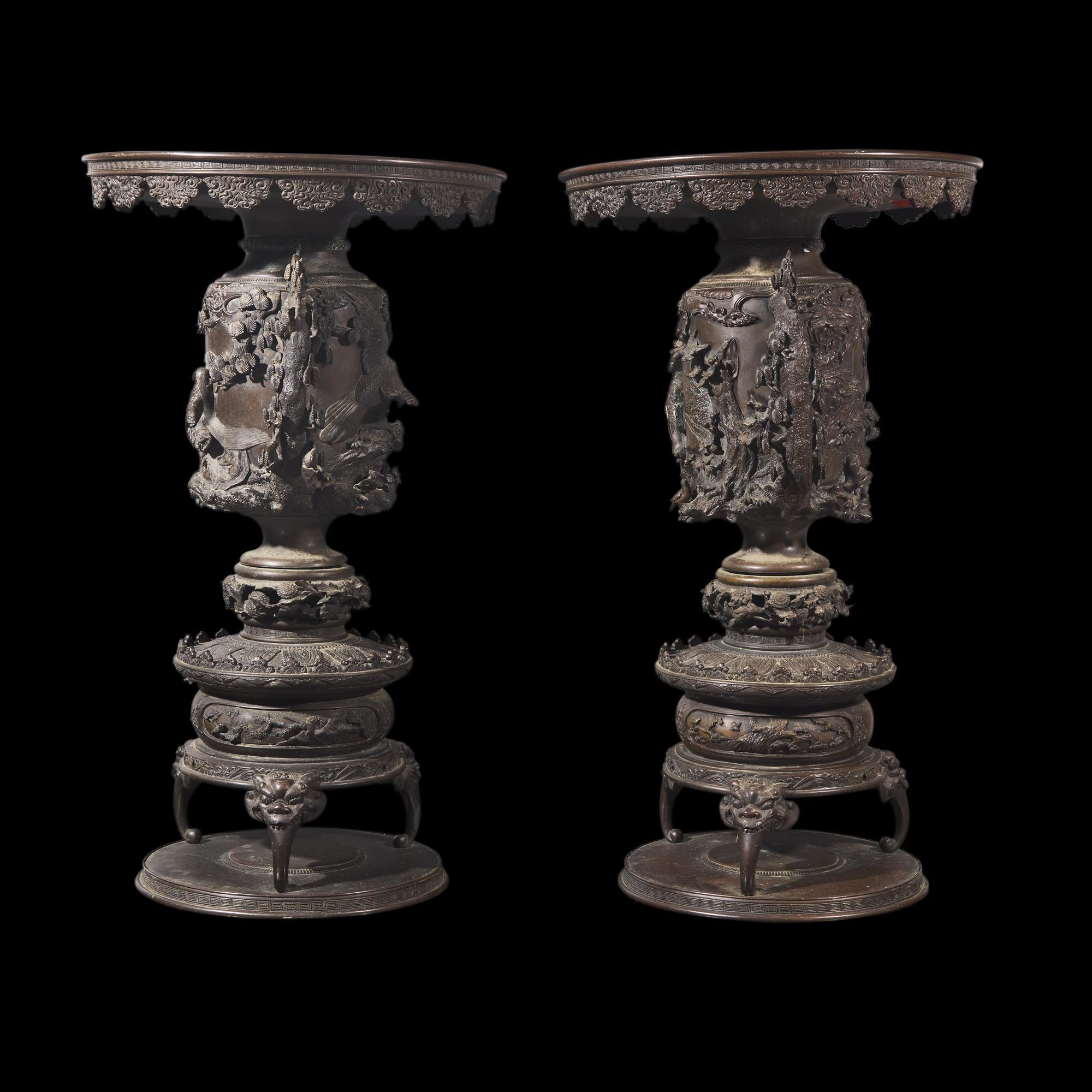 A Pair of Japanese Bronze Flower Vases, Meiji Period 日本明治時代 銅花樽一對