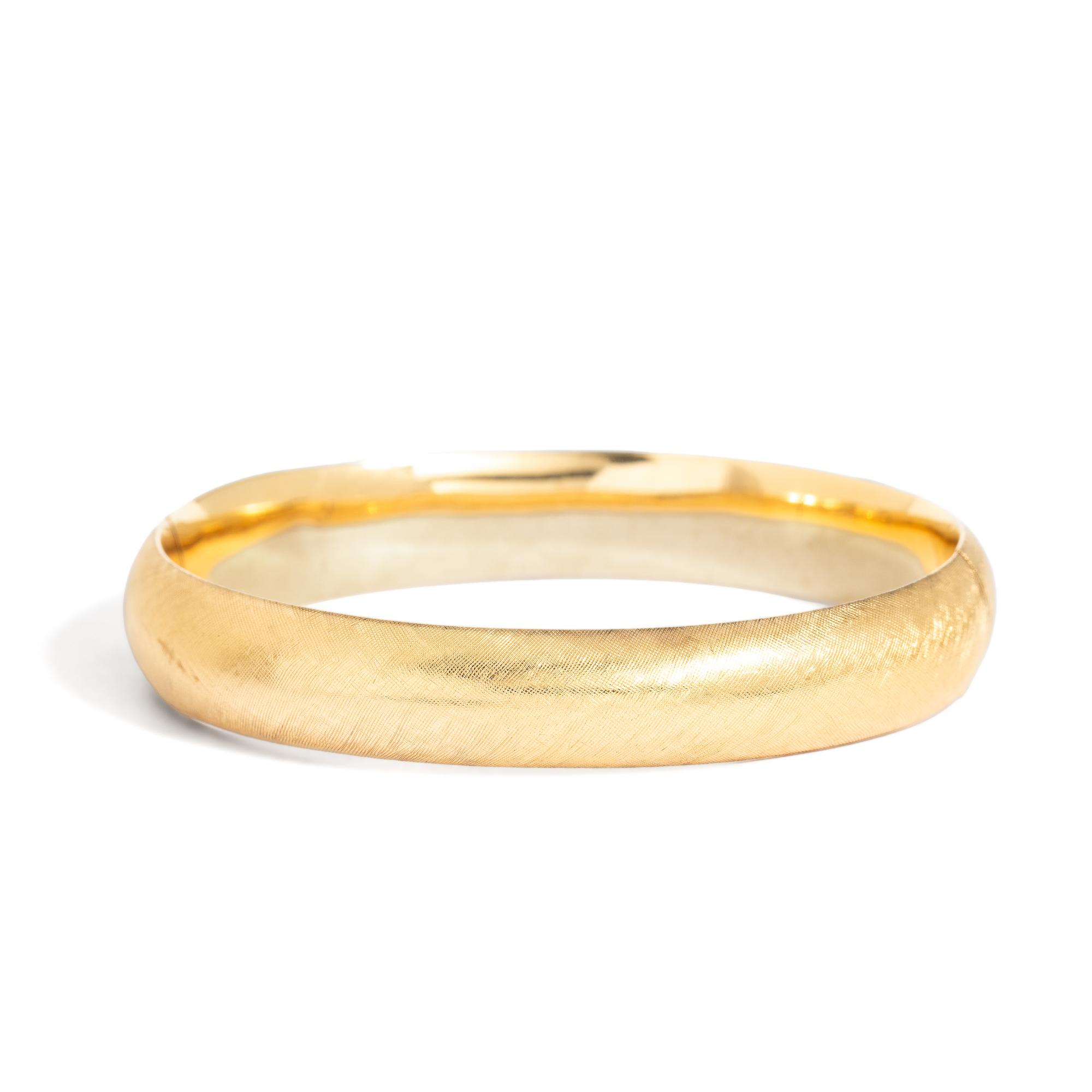 YELLOW GOLD AND COLORED STONE BANGLE BRACELET