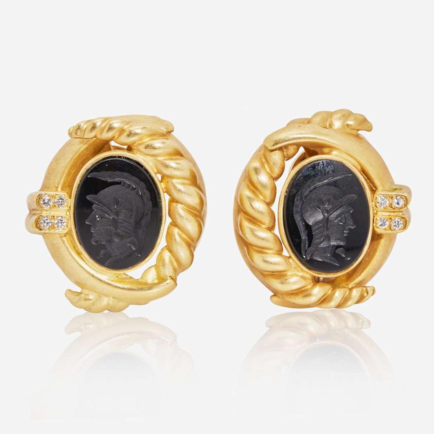 A Pair of 18K Yellow Gold Intaglio Earrings