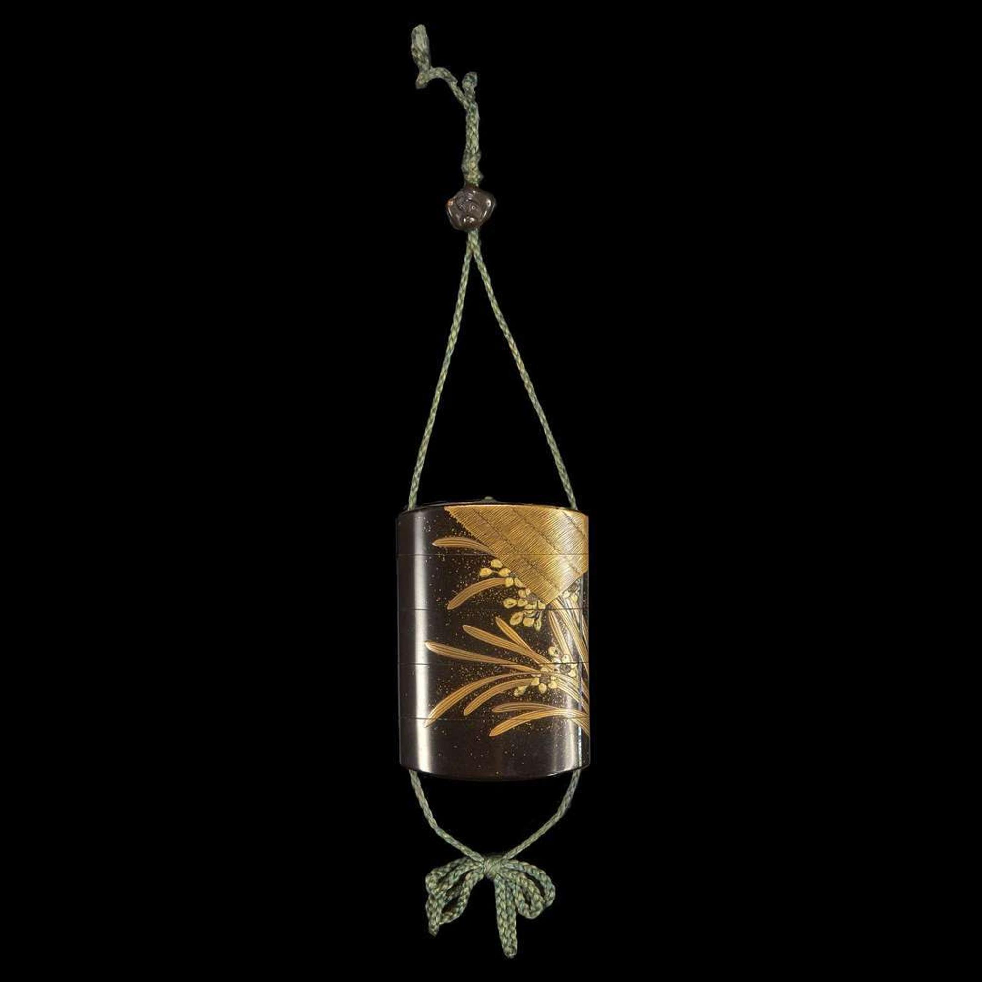 A Japanese lacquer inro decorated with narcissus, Kajikawa school 日本象嵌印笼一件 19th century ????