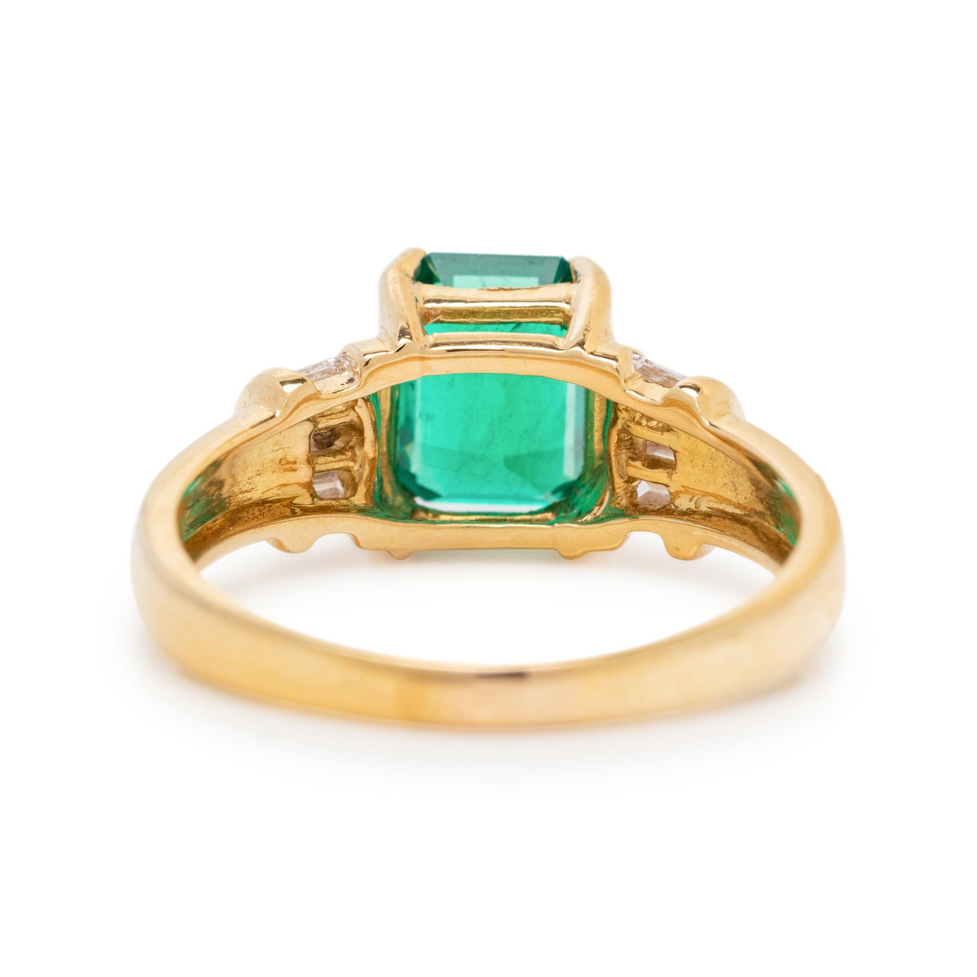 EMERALD AND DIAMOND RING