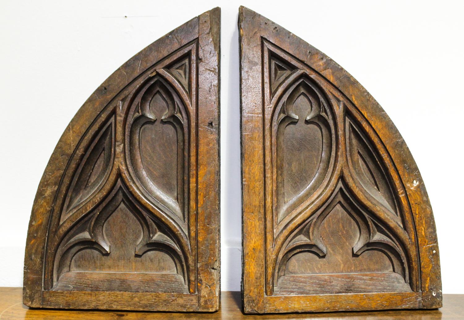 A Pair of Gothic Revival Oak Panels Height 17 1/4 x width 11 1/2 x depth 2 1/2 inches. — 19TH CENTURY OR EARLIER