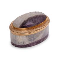 A Gold-Mounted Amethyst Quartz Snuff Box