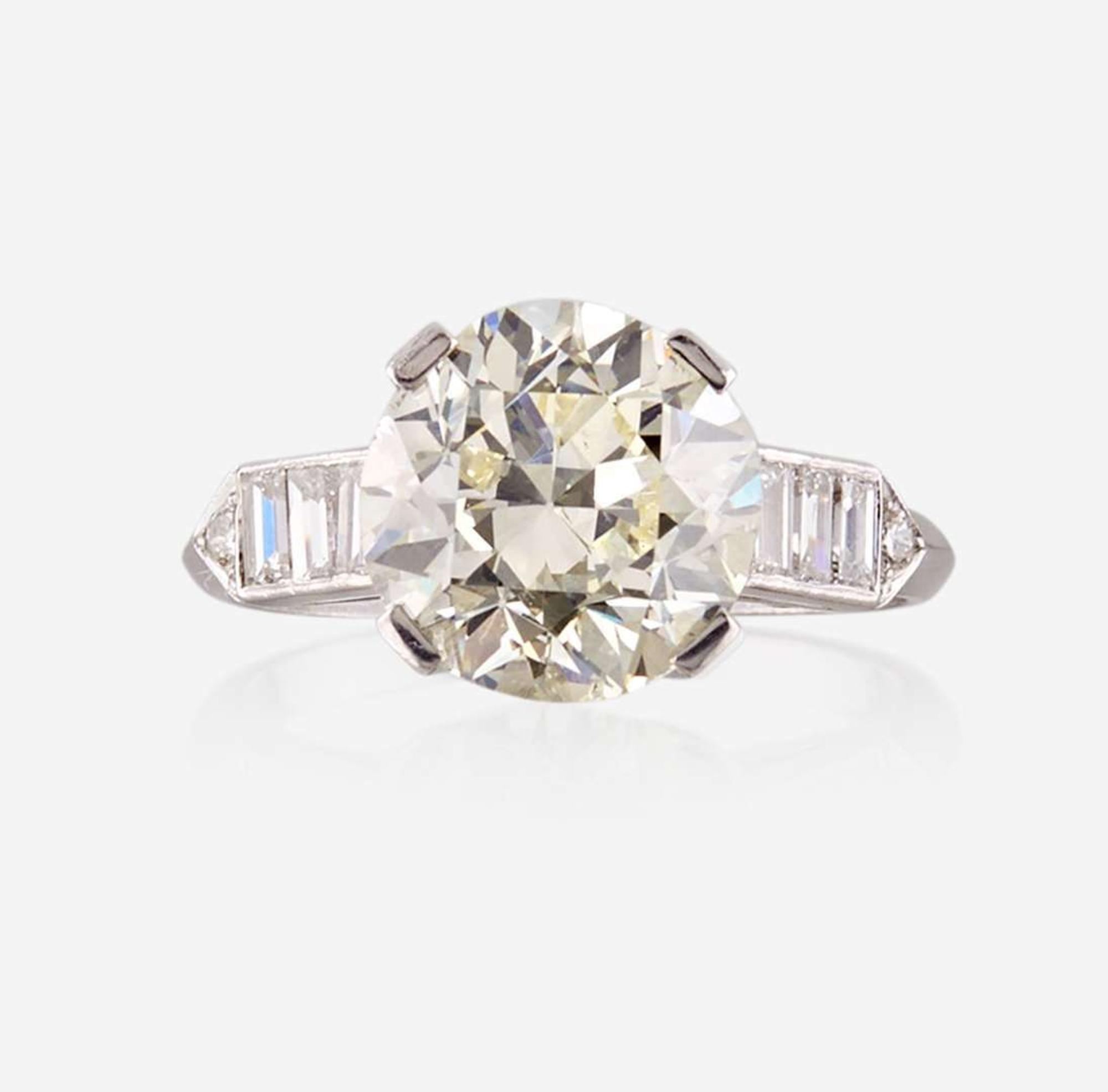 A diamond solitaire