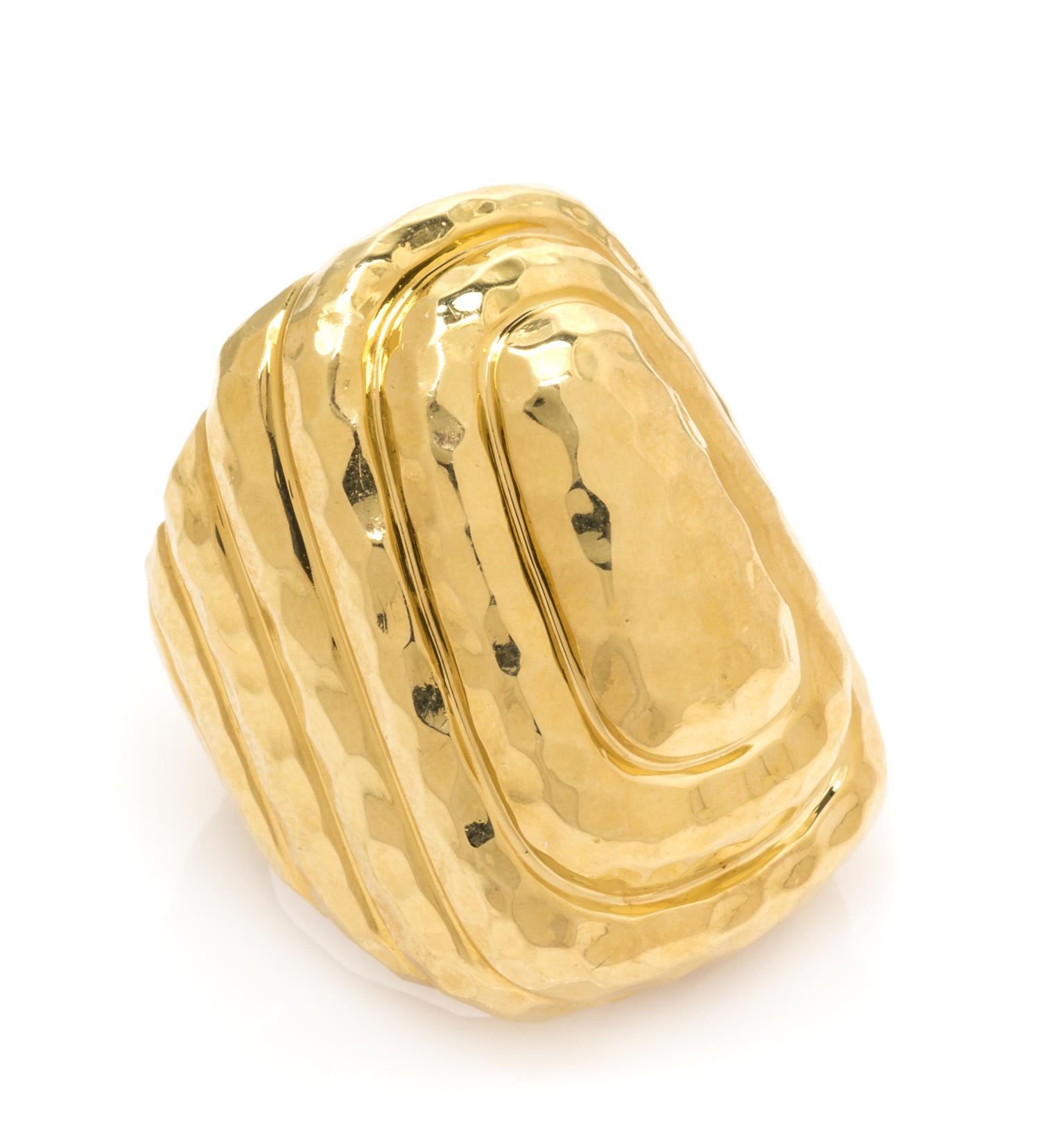 An 18 Karat Yellow Gold Ring, Dunay, 12.60 dwts.